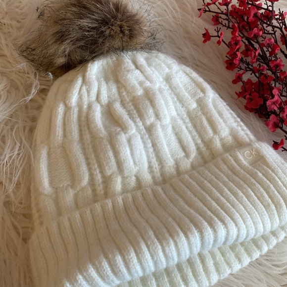 Calvin Klein knitted hat - Picture 10 of 12